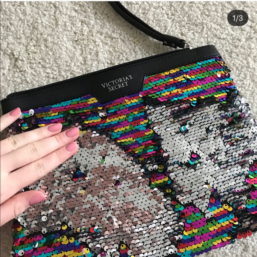 NWOT Victoria’s Secret sequin zipper pouch